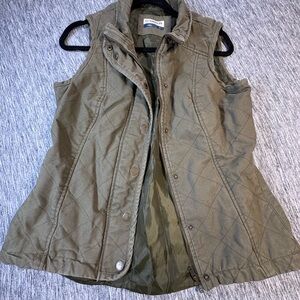 Magellan Outdoors Olive Quilted Vest